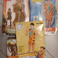 3 costumi primitivi famiglia (uomo-donna-bambino)