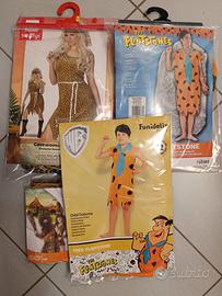 3 costumi primitivi famiglia (uomo-donna-bambino)