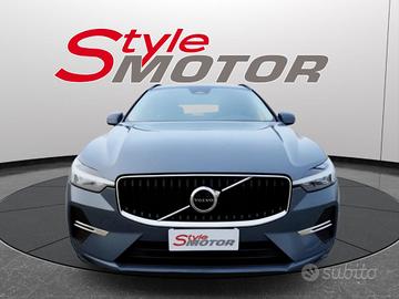 VOLVO XC60 B4 (d) automatico Momentum AWD UFFICI
