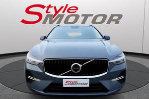 VOLVO XC60 B4 (d) automatico Momentum AWD UFFICI