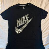 T-shirt nike