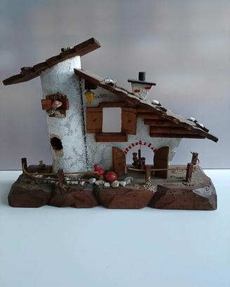 Vecchia miniatura in legno con sensore pioggia