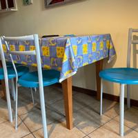 4 sedie azzurre cucina