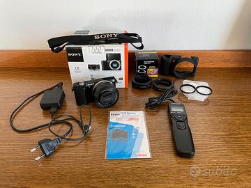 Fotocamera mirrorless SONY Alpha + accessori