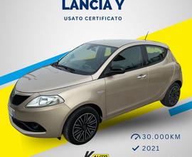 Lancia Ypsilon 1.0 Hybrid ok neo patentati