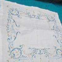 Tovaglia ricamata colorata