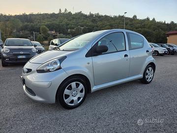Toyota Aygo 1.0 12V VVT-i 5 porte Sol