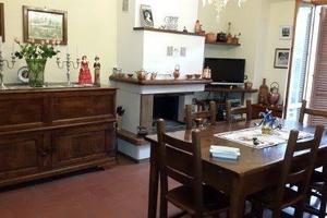 Villa di 330 m² con più di 5 locali e box auto a S