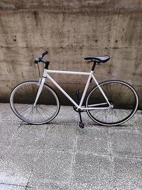 Bicicletta bianca
