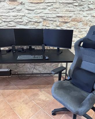 Postazione completa da lavoro/gaming .