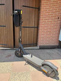 Monopattino elettrico Xiaomi Plus 12 pollici