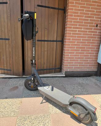 Monopattino elettrico Xiaomi Plus 12 pollici