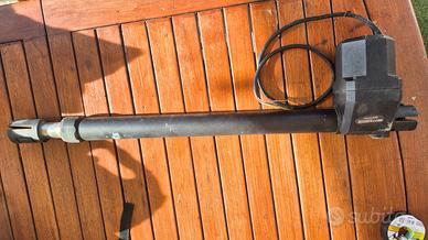 Motore cancello battente 220v