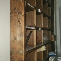 Scaffalatura in legno massello