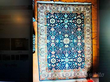 TAPPETO ANNODATO A MANO