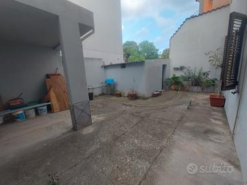 Dolianova - casa singola con giardino in nuda prop