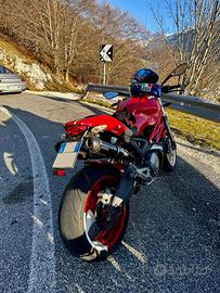 Ducati Monster 696