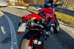 Ducati Monster 696