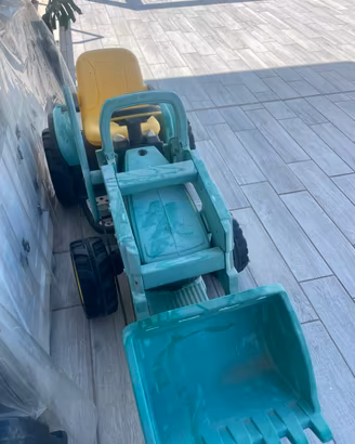 Trattore peg perego elettrico completo di batteria