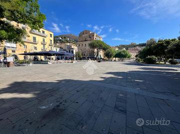 BOX A VIETRI SUL MARE