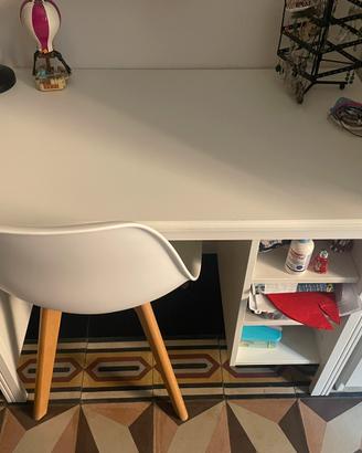 Scrivania Ikea in legno