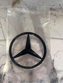 Stemma Mercedes-Benz posteriore