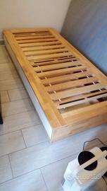 Letto singolo in legno praticamente nuovo