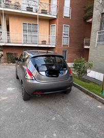 Autovettura Lancia Ypsilon