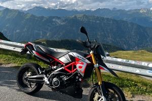 Aprilia Dorsoduro 900 A3