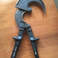 Tagliacavi a cricchetto