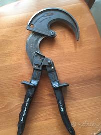 Tagliacavi a cricchetto