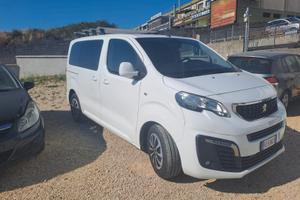 Peugeot Traveller 9 posti