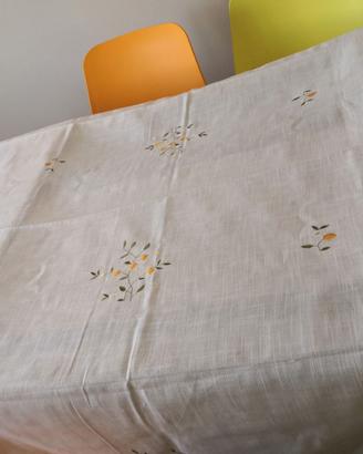 Tovaglia in canapa grande e 12 tovaglioli ricamata