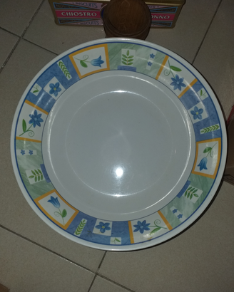 Insalatiera di plastica decorata