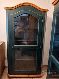 2 VETRINE + 1 TAVOLO + 4 SEDIE IN LEGNO DI PINO