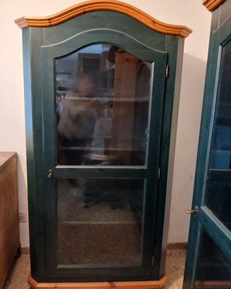 2 VETRINE + 1 TAVOLO + 4 SEDIE IN LEGNO DI PINO