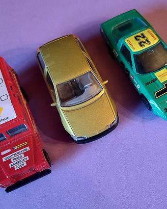Lotto 3 automobili Bburago, Land Rover, Chevrolet