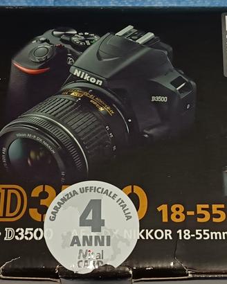 Fotocamera Nikon D3500 18-55 VR Kit + custodia