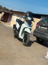 Sh 300 con motore fatto nuovo 74 ancora con 800 km