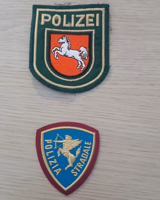 Distintivi Polizia Tedesca  e Italiana.