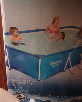 Piscina usata una sola stagione buono stato