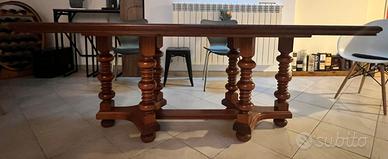 Tavolo in legno fratino