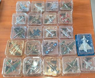Lotto 22 modellini die cast aerei combattimento