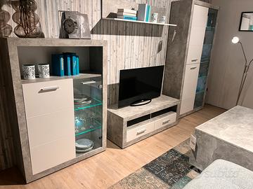 Soggiorno parete 3 complementi salotto