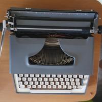 Macchina da scrivere Remington