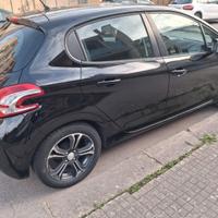 Peugeot 208 - 7/2014. Si a Vs meccanico di Fiducia
