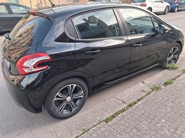 Peugeot 208 - 7/2014. Si a Vs meccanico di Fiducia
