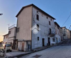 CASA SEMINDIPENDENTE A FOSSATO DI VICO