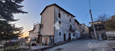 CASA SEMINDIPENDENTE A FOSSATO DI VICO