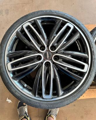Cerchi da 19 per mini cooper S complete di gomme
